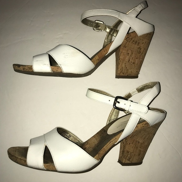 AK Anne Klein Iflex Cork Heel White Slingback Shoe - Picture 4 of 7